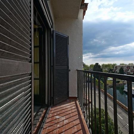 Bonito Apartamento Equipado, Cerca De La Playa Empuriabrava Esterno foto