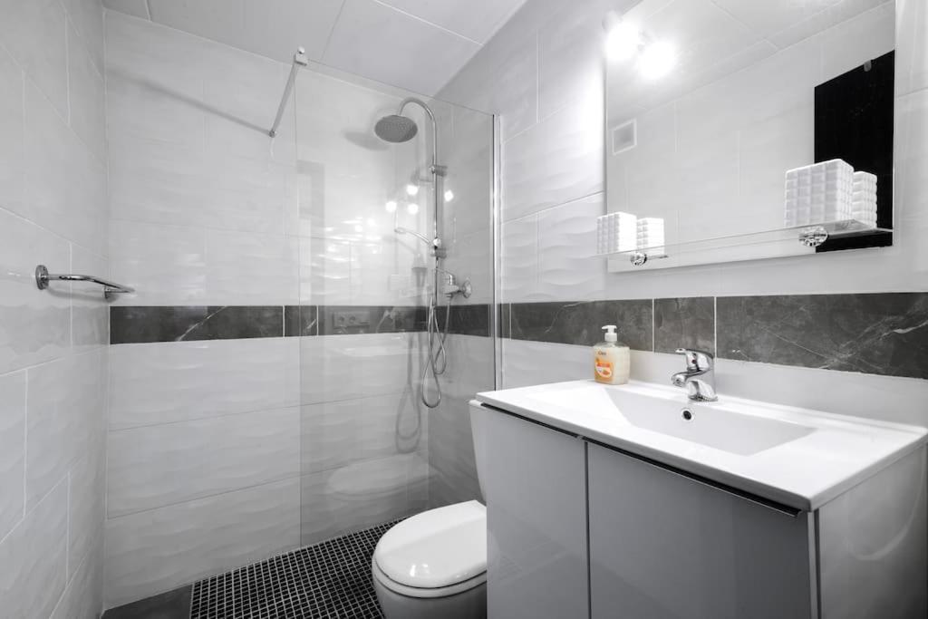 Bonito Apartamento Equipado, Cerca De La Playa Empuriabrava Esterno foto